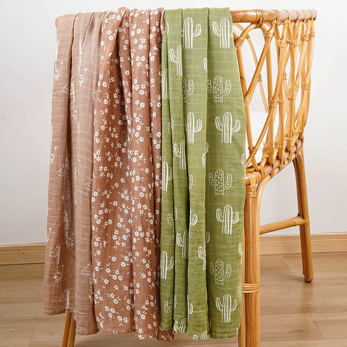 120x110cm 2 Layers Baby Muslin Swaddle Blanket  Skin-Friendly Cute Print Baby Towel Wrap Bamboo Cotton Blanket