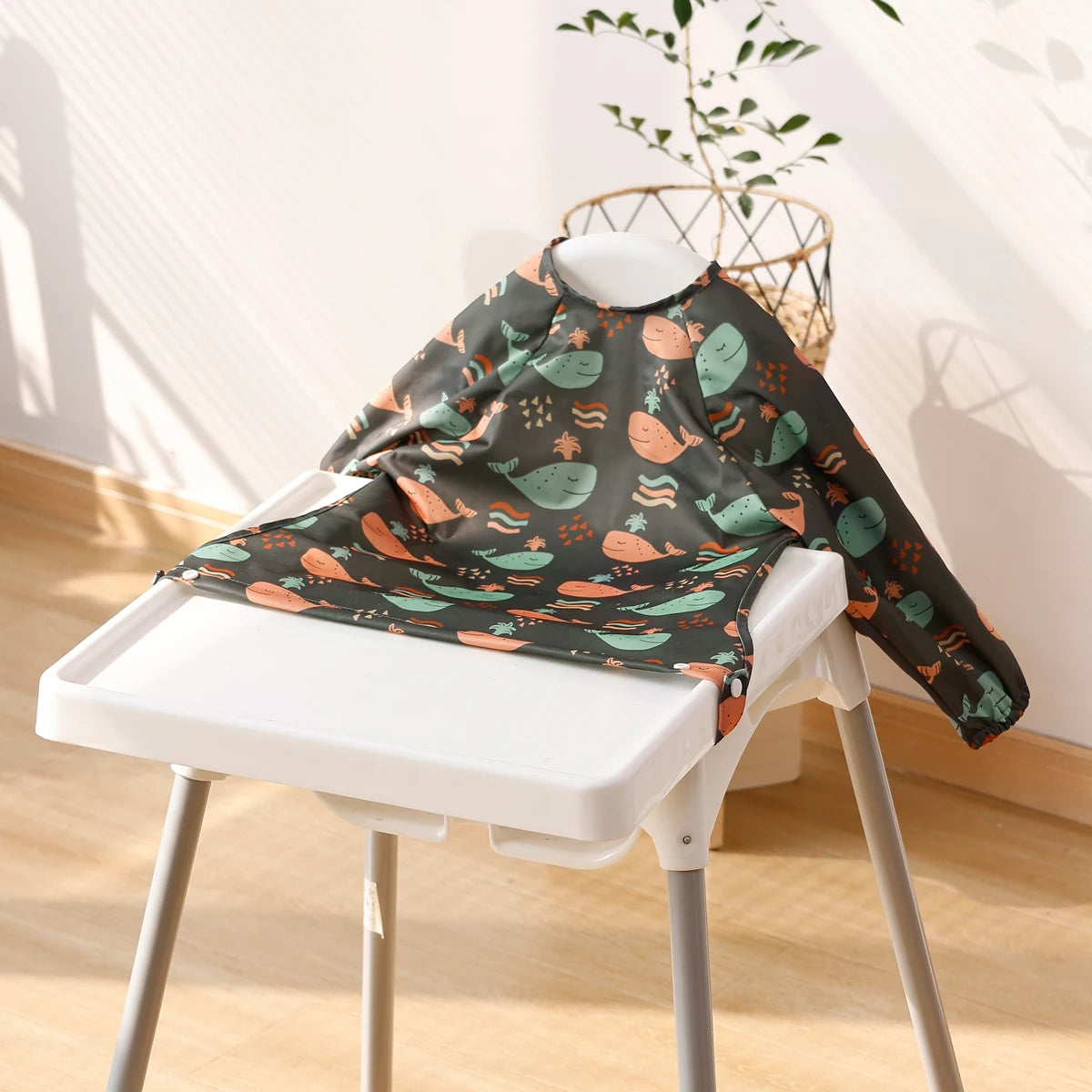 Elinfant New 1 Pc Table Use Polyester Waterproof Fashion Printed Snap Buttons Design Long Sleeve Mess Proof Baby Feeding Bib