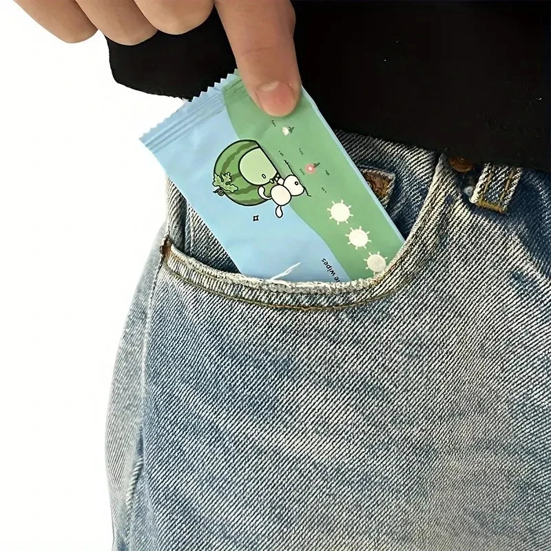 100/200 Portable Travel Wipes - Non-Woven Fabric Material, Easy to Carry Camping and Outdoor Hygiene Essentials, Including Cartoon Pattern Design and Tissue Box, Suitable for Hiking, Picnic, Travel, Fun Packaging, Safety Pack